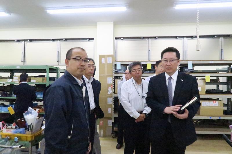 s-会社見学風景 (2).jpg
